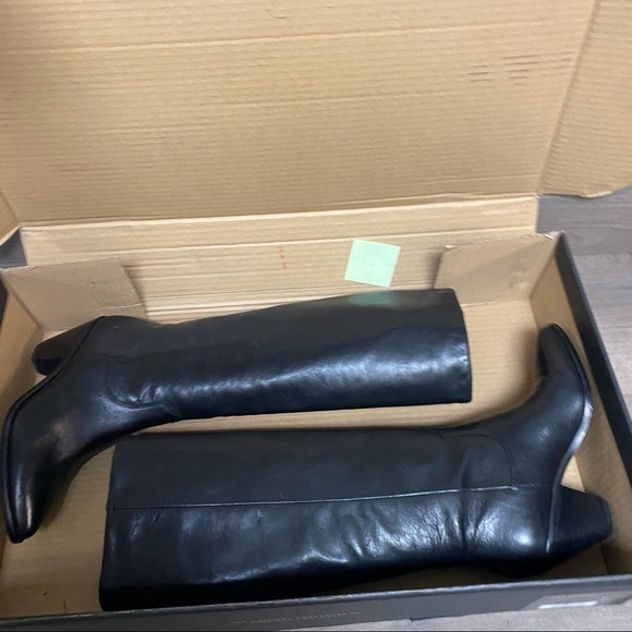 FRYE | LILA SLOUCH LEATHER PULL-ON POINTED BOOTS - Picture 12 of 16